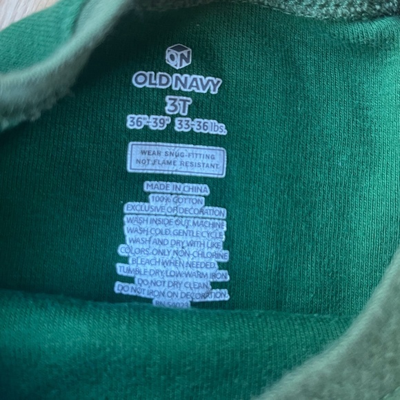 🎄 Santa’s Little Helper! 3T Old Navy Christmas Shirt — Adorable & Festive - Picture 3 of 4